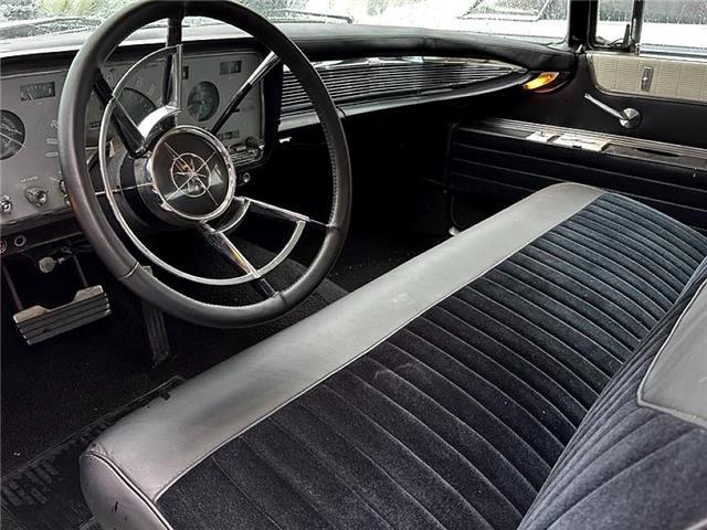 Lincoln Capri Continental image 4