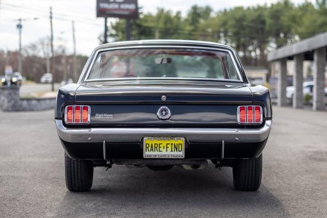 Ford Mustang image 7