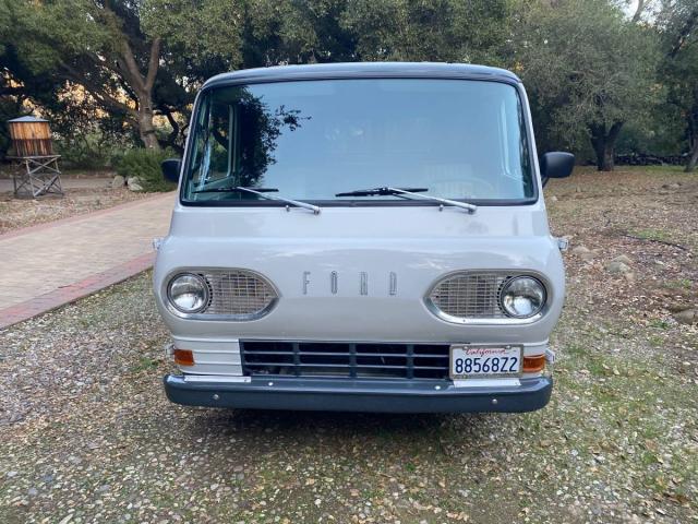 Ford Econoline image 9