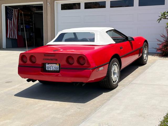 Chevrolet Corvette Convertible image 2