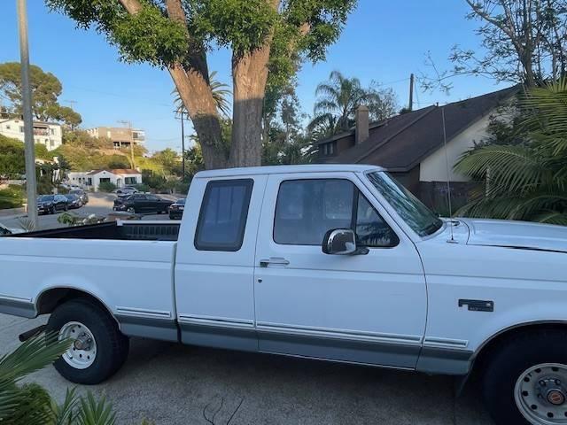 Ford F-150 Xlt image 2
