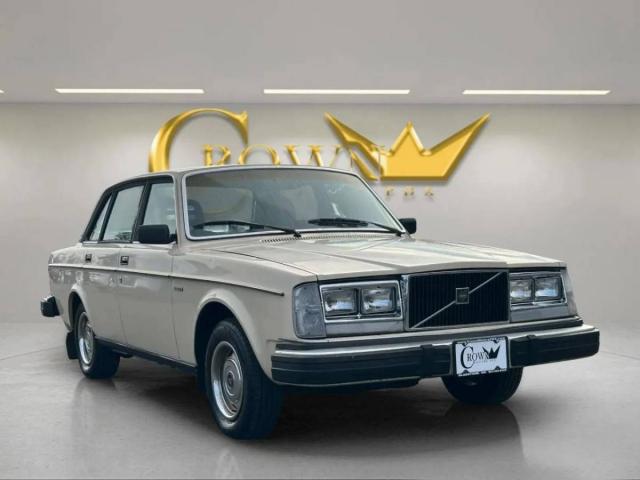Volvo 240 image 4