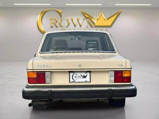 Volvo 240 image 1