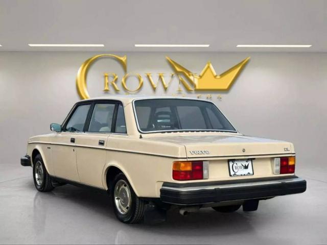 Volvo 240 image 9