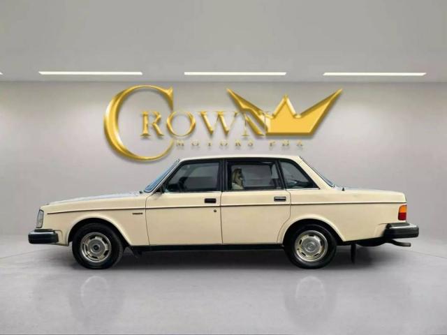Volvo 240 image 7