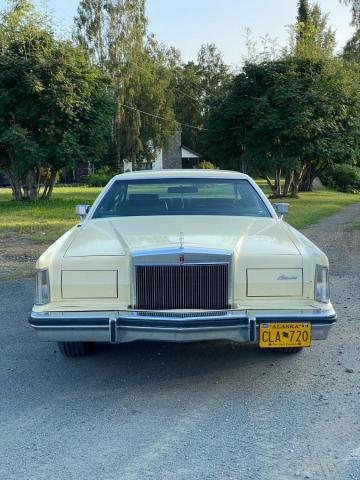 Lincoln Continental Mark V image 5