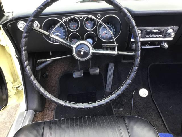 Chevrolet Corvair Monza image 2