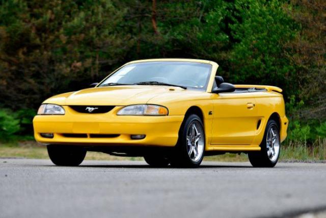 Ford Mustang Gt image 2
