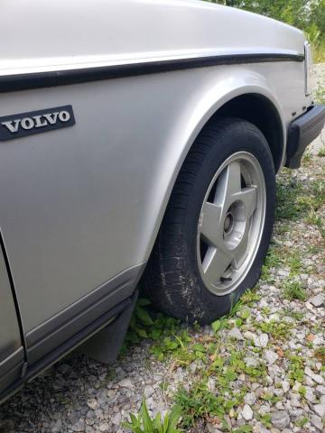 Volvo 245 image 8