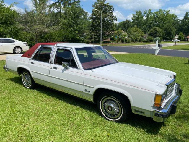 Ford Crown Victoria image 7