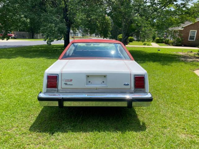 Ford Crown Victoria image 5