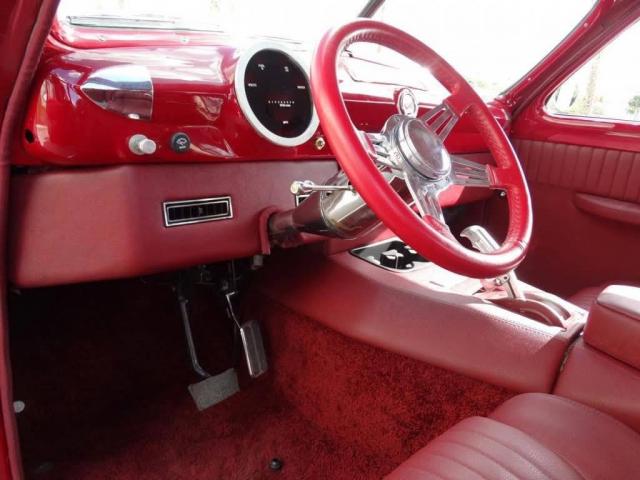 Ford Deluxe image 2