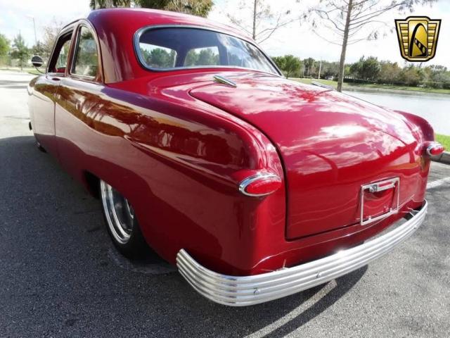 Ford Deluxe image 9