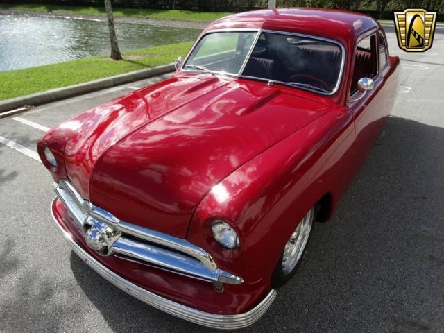 Ford Deluxe image 8
