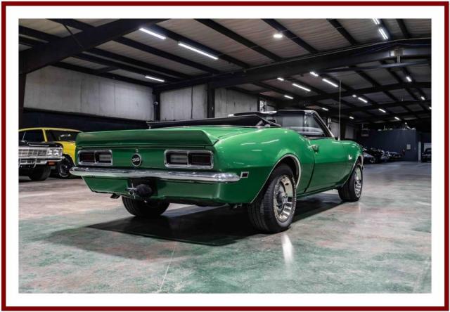 Chevrolet Camaro Convertible image 2
