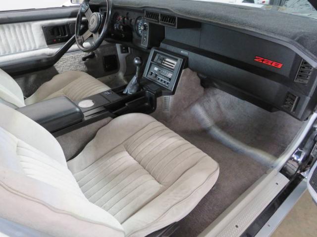 Chevrolet Camaro image 2