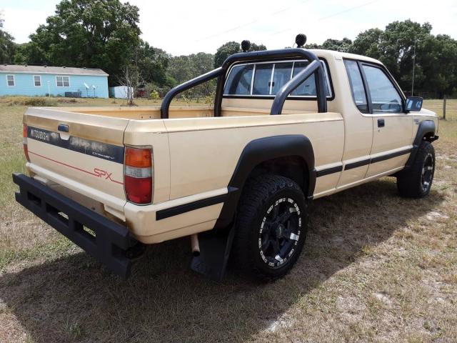 Mitsubishi Mighty Max 4x4 image 3