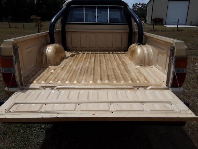 Mitsubishi Mighty Max 4x4 image 4
