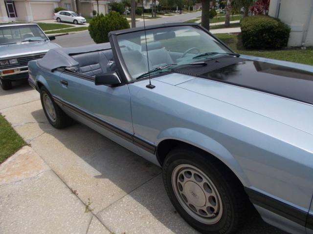 Ford Mustang Convertible image 4