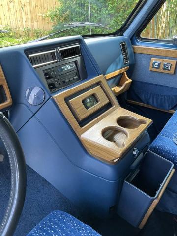 Chevrolet G20 Van image 2