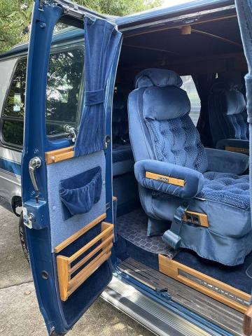 Chevrolet G20 Van image 5