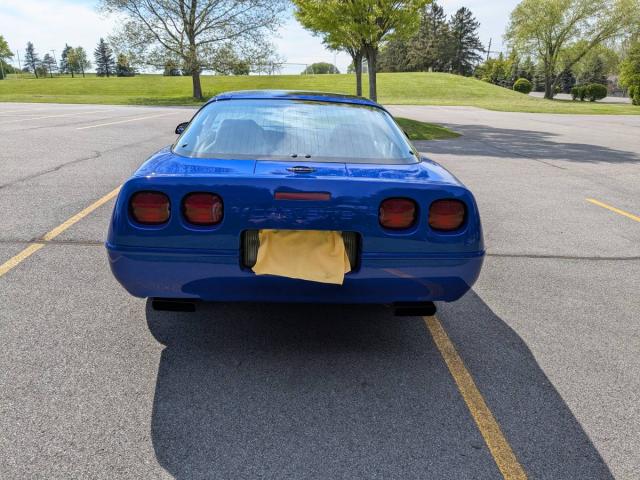 Chevrolet Corvette Coupe image 1