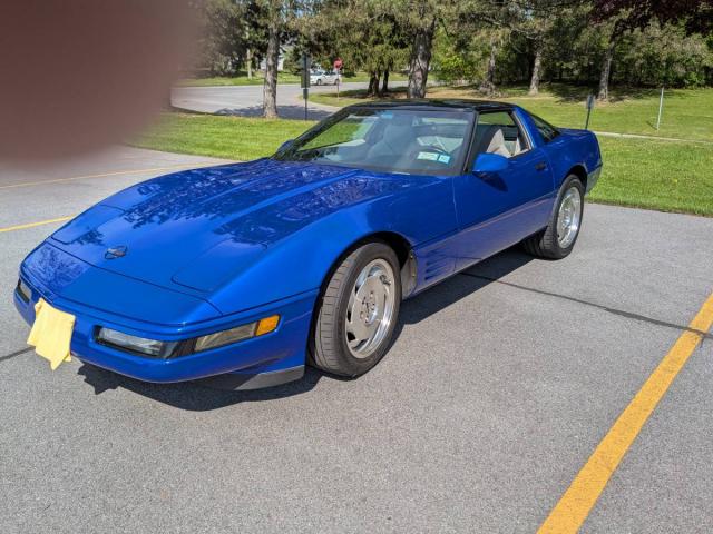 Chevrolet Corvette Coupe image 2