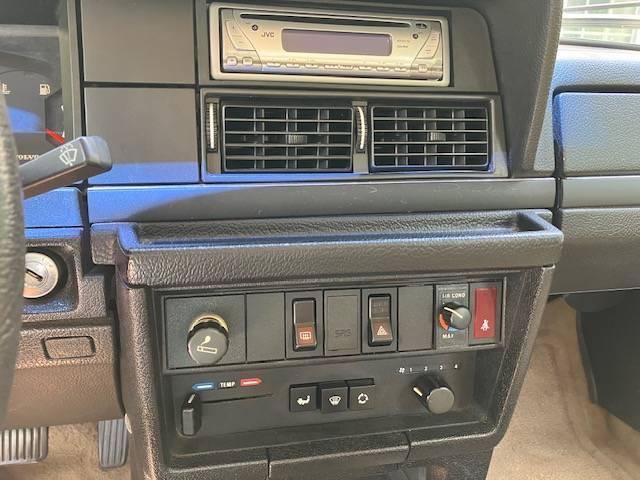 Volvo 240 Dl image 6