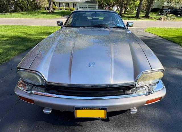 Jaguar Xjs image 3