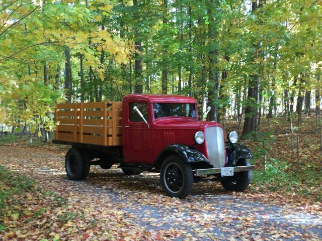 Chevrolet 1-1/2 Ton image 1