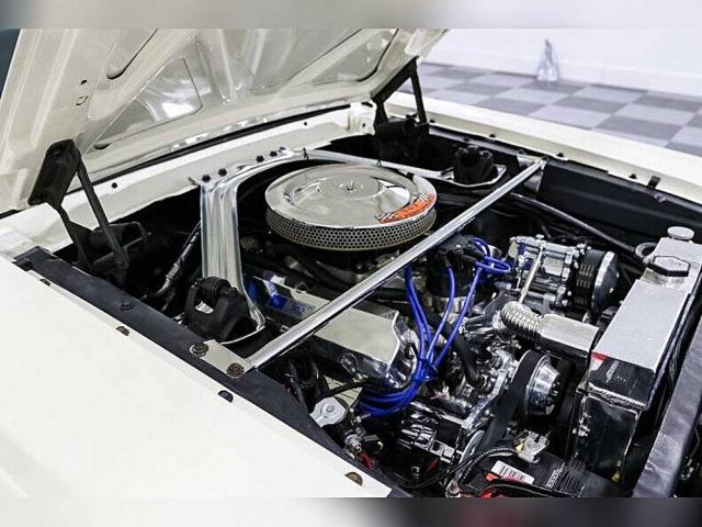 Ford Mustang image 9