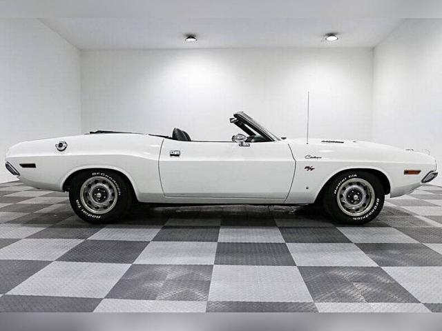 Dodge Challenger image 1