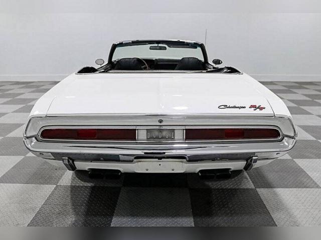 Dodge Challenger image 4
