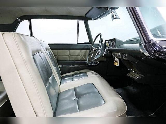 Lincoln Continental image 7