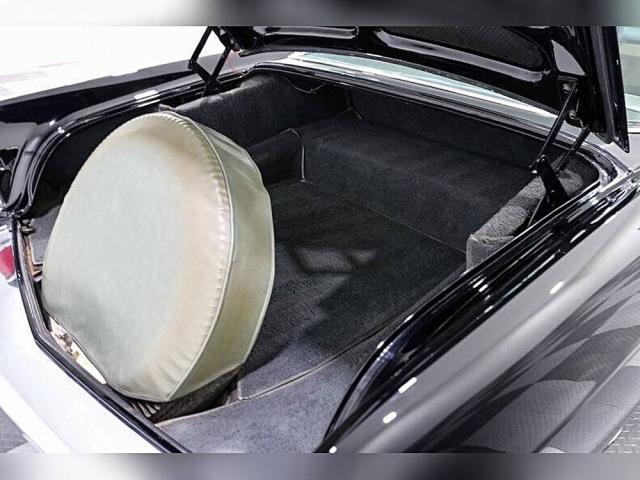 Lincoln Continental image 6