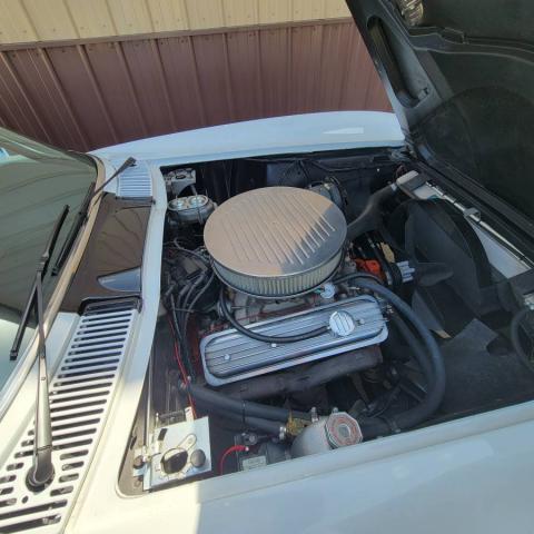 Chevrolet Corvette image 1