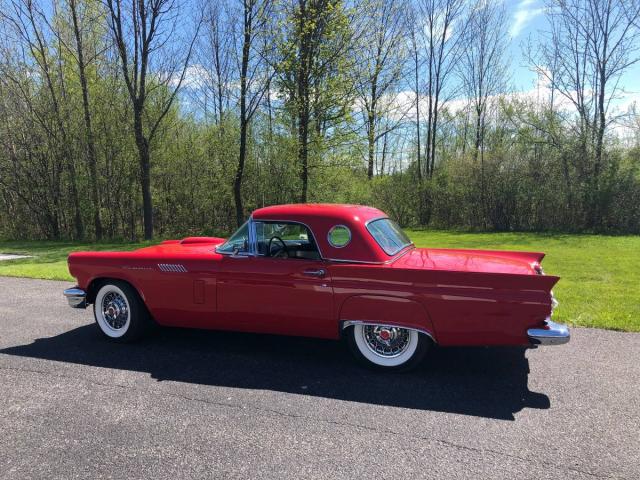 Ford Thunderbird image 1
