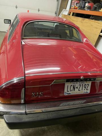 Jaguar Xjs image 1