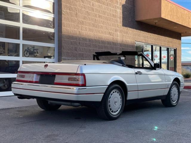 Cadillac Allante image 8