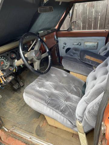 Chevrolet Suburban image 6