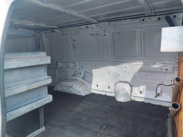 Ford Econoline E350 image 2