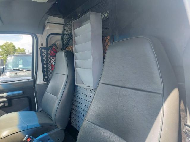 Ford Econoline E350 image 4