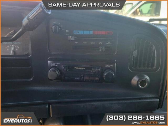 Ford E-350 image 3