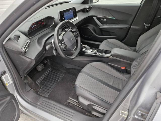 Peugeot 2008 image 8