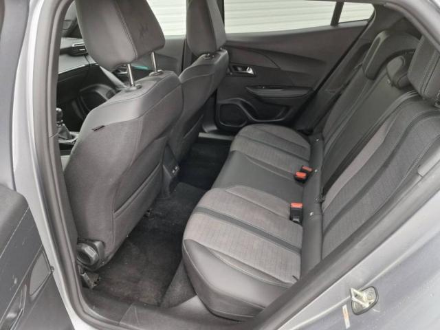 Peugeot 2008 image 3