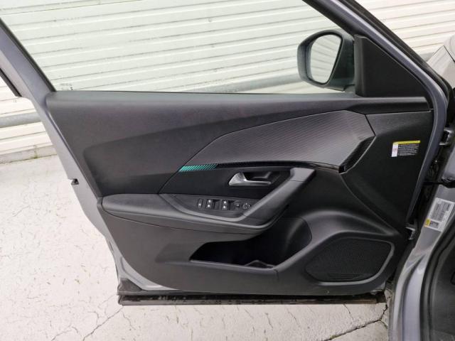 Peugeot 2008 image 1