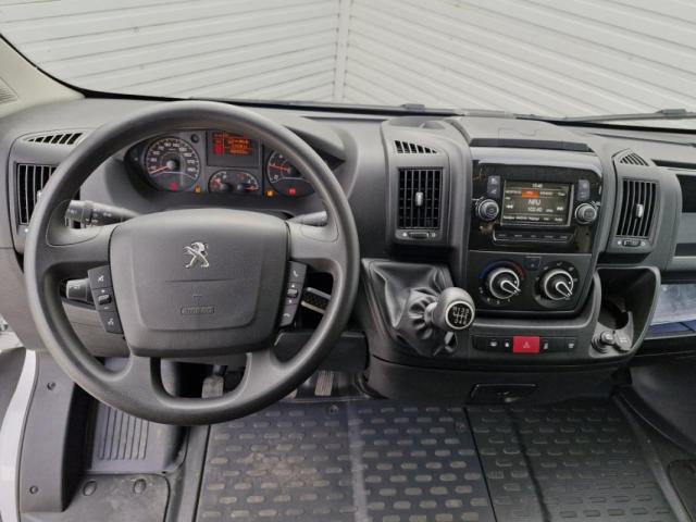 Peugeot Boxer image 2