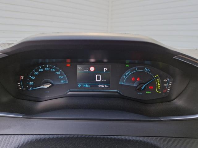 Peugeot 2008 image 2