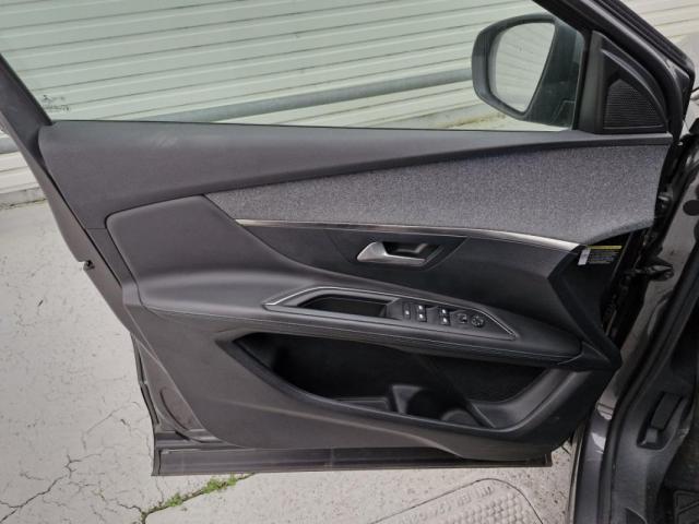 Peugeot 3008 image 8