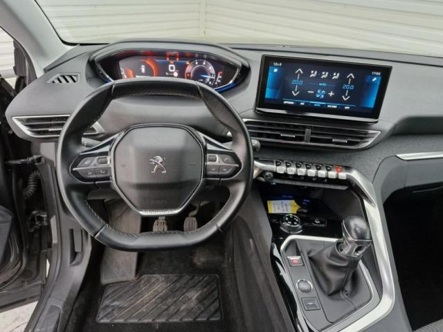 Peugeot 3008 image 2